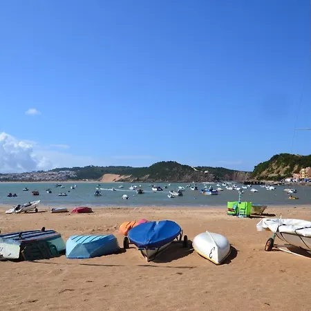 Casas Cerejas Oda ve Kahvaltı 3*